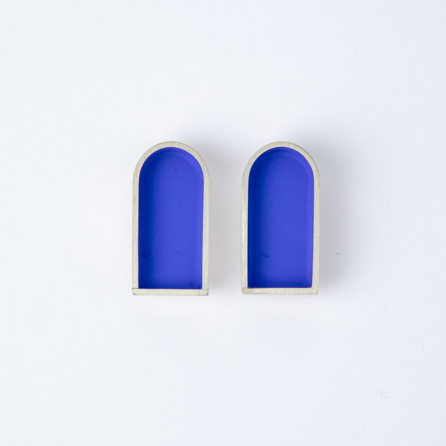 DEEPEST BLUE ARCHES STUD EARRINGS