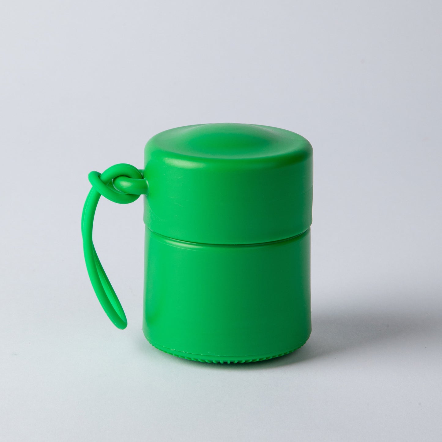 GREEN ROLL-ON SUNSCREEN APPLICATOR