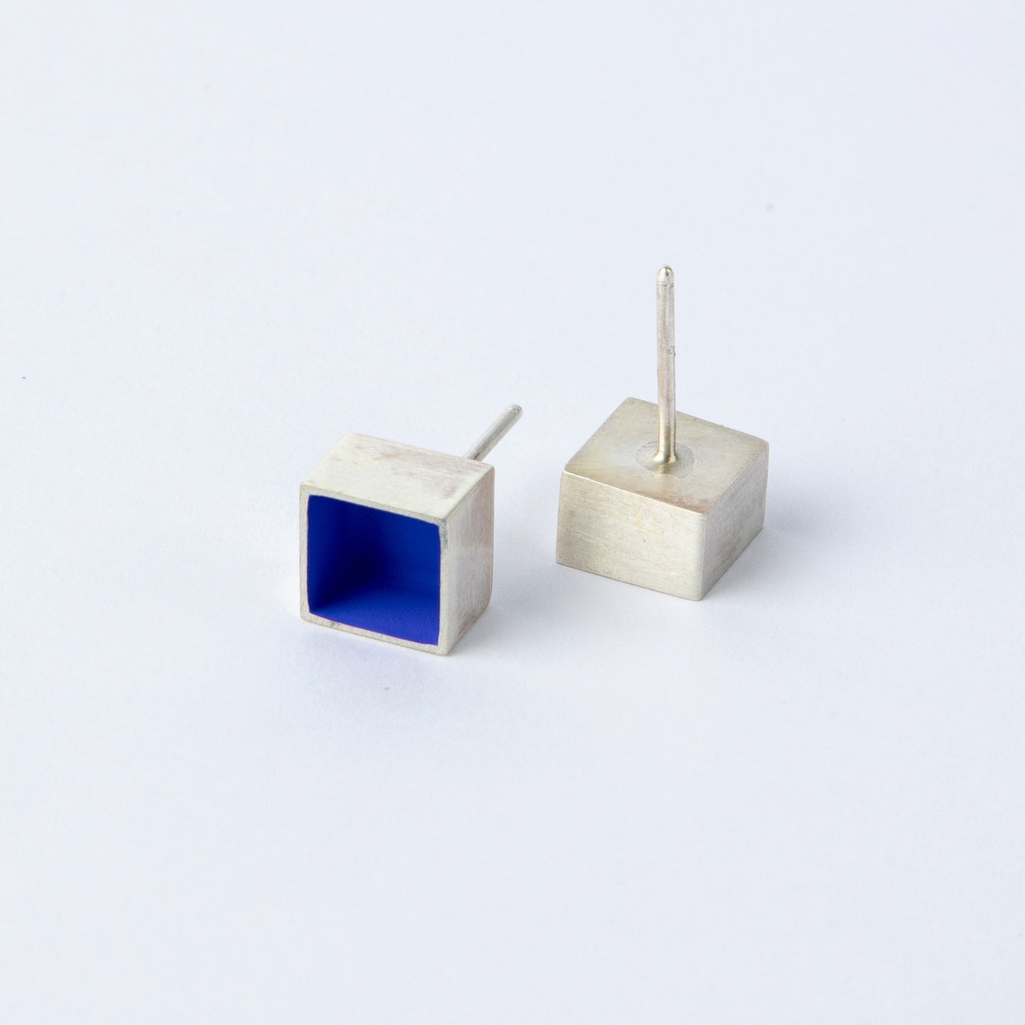 DEEPEST BLUE CUBE STUD EARRINGS