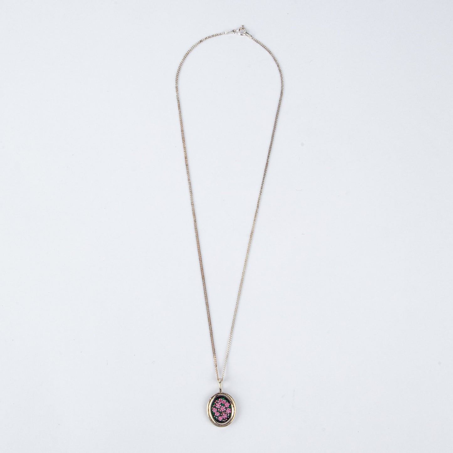 OVAL FRAME BLACK & PINK FLORAL NECKLACE