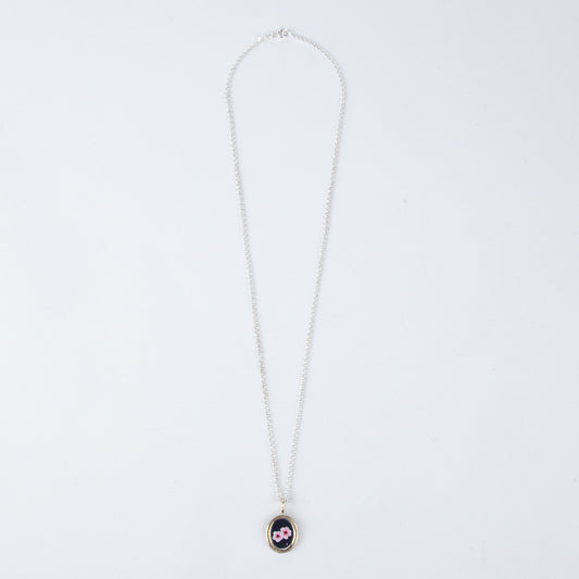 OVAL FRAME TWO PINK FLOWERS NECKLACE